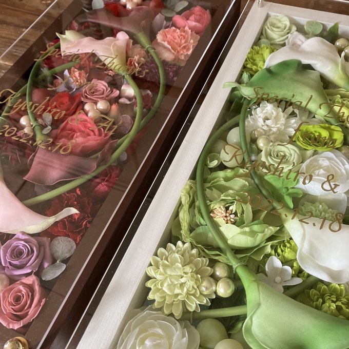 結婚式両親贈呈品 2個セット｜プリザーブドフラワーアレンジ 茶枠ロング〈ボルドー〉＆白枠ロング〈白グリーン〉ゴールド文字入れ 2
