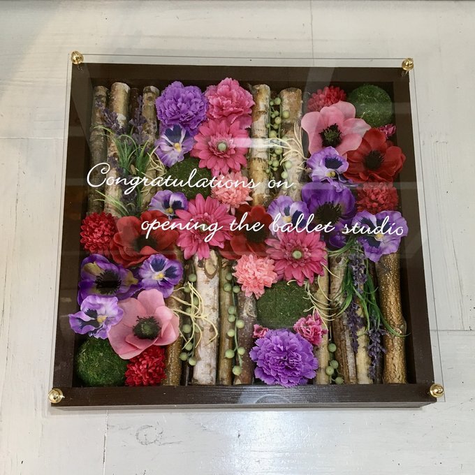 開店祝い・ウェルカムボード・結婚祝いに｜白樺×プリザーブドフラワー 茶枠〈ピンクパープル赤〉 2
