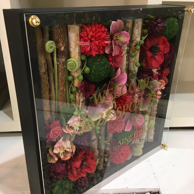 開店祝い・ウェルカムボード・結婚祝いに｜白樺×プリザーブドフラワー 茶枠〈レッド〉ゴールド文字入れ 3