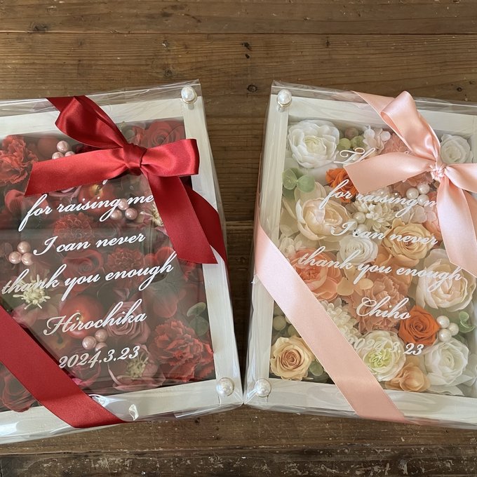 結婚式両親贈呈品 2個セット｜プリザーブドフラワーアレンジ 白枠〈赤＆オレンジベージュ白〉文字入れ 3